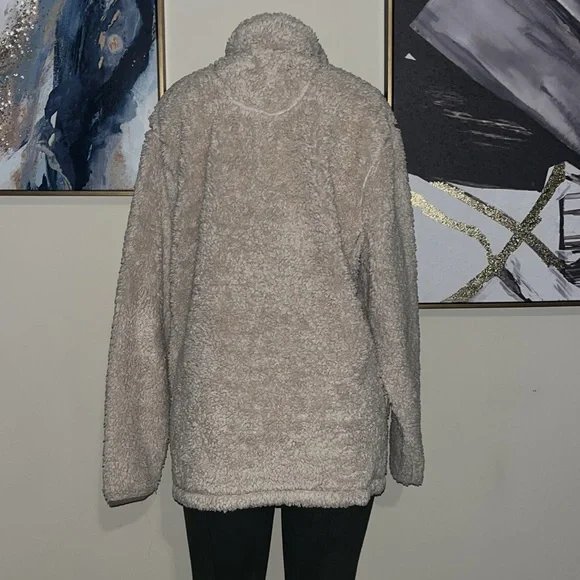 The Southern Shirt Co. -Sherpa Pullover with Pockets in Oyster size L - Picture 11 of 13